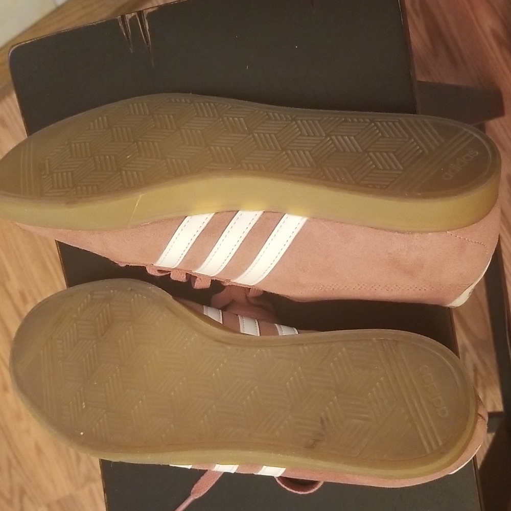 Womens shoes - Picture 3 of 5